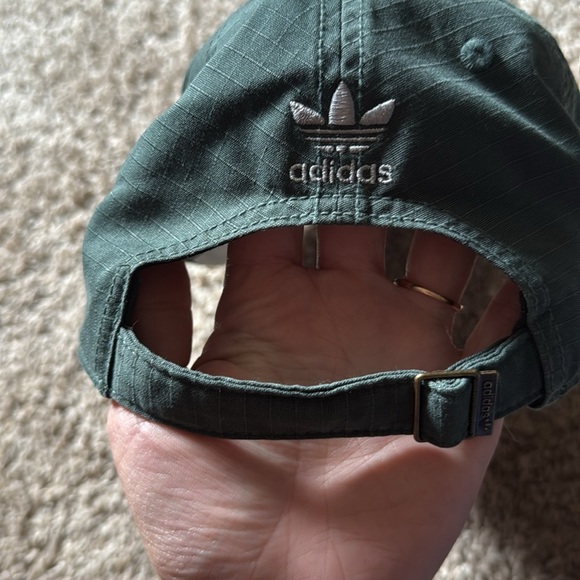 Adidas Green Baseball Cap with Trefoil Logo - Picture 3 of 3